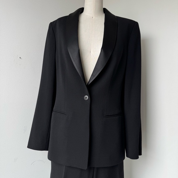 Micheal Kors classic 1 button Tuxedo Jacket size 12 🤵‍♀️ - Picture 12 of 14